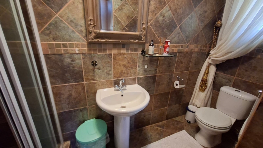 5 Bedroom Property for Sale in Rietvly A H North West